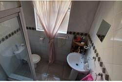 5 Bedroom Property for Sale in Ladybrand Free State